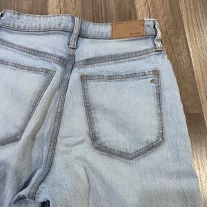 Madewell The Curvey Perfect Vintage Wide Leg Unique Chic Denim Blue Jeans. 26T